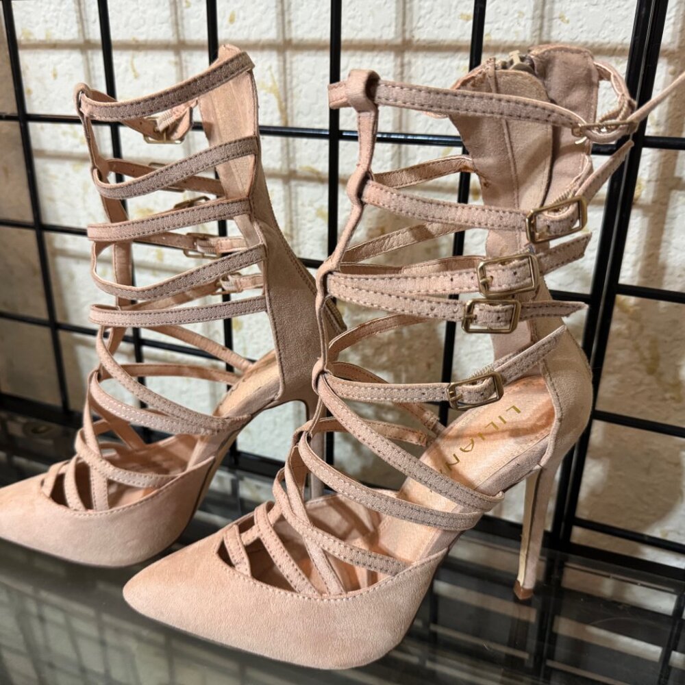 NEW NWOT Liliana Suede Taupe/Ivory strappy Boot/Shoes 4.5 in heel Sz: 6.5
